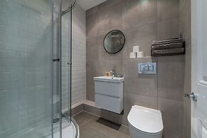 140 Minories