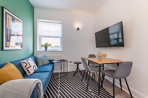 140 Minories