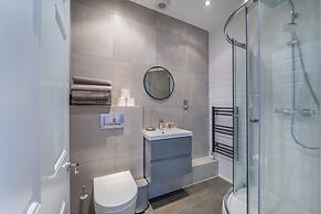 140 Minories