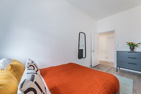 140 Minories
