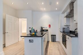 140 Minories