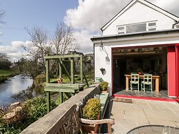 Riverside 67 Dorchester Road