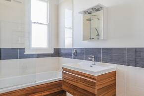 4 Glenthorne House