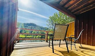 Riverfront Lodging