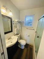 Riverfront Lodging