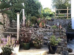 Courtyard Cottage