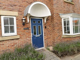 2 Perran Court