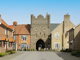 2 Perran Court