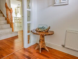 40 Bowmont Court