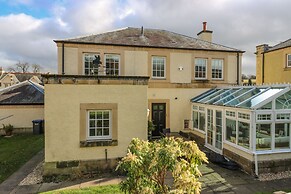 40 Bowmont Court