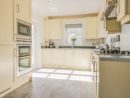 40 Bowmont Court
