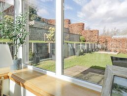 40 Bowmont Court