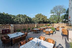 Mango Grove Hotel