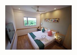 Mango Grove Hotel