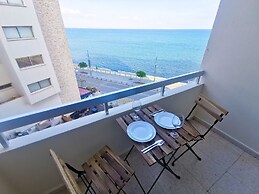 Flirty Flamingo Seaview Apartment