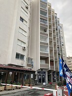 Flirty Flamingo Seaview Apartment