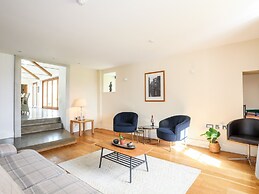 Clynnog House