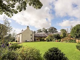 Clynnog House