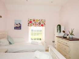 Clynnog House