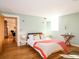 Clynnog House