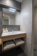 Shana Hotel & Residence