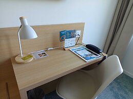 Shana Hotel & Residence