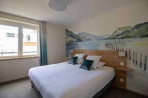 Shana Hotel & Residence