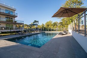 Shana Hotel & Residence