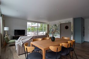 Shana Hotel & Residence