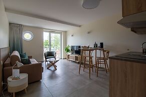Shana Hotel & Residence