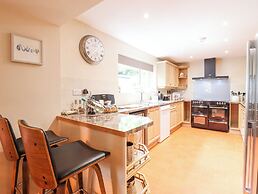 Coed Derw Isaf