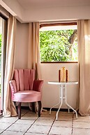 VAL HOTEL