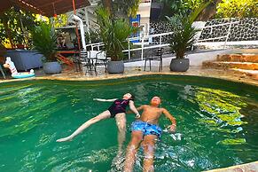 VAL HOTEL