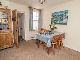 9 Harefield Cottages