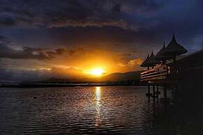 Golden Point Resort