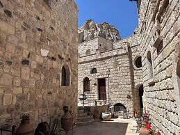 Under Cave Hotel