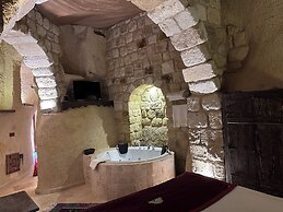 Under Cave Hotel
