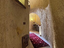 Under Cave Hotel