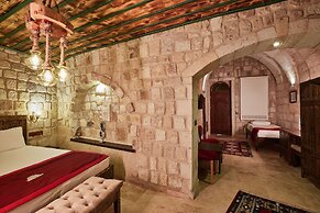Under Cave Hotel