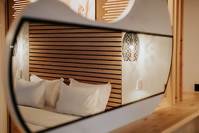 SOMNUS SUITES