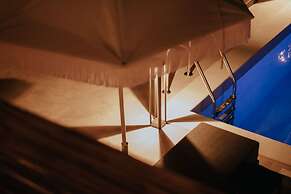 SOMNUS SUITES