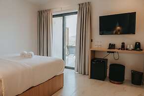 SOMNUS SUITES