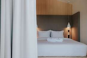 SOMNUS SUITES