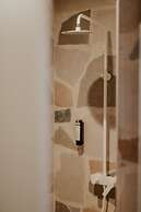 SOMNUS SUITES