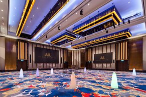 M Resort & Hotel