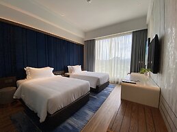 M Resort & Hotel