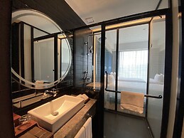 M Resort & Hotel