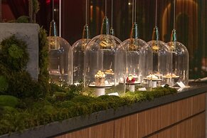 M Resort & Hotel