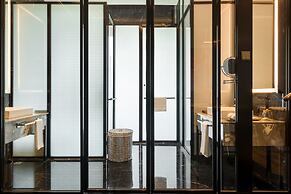 M Resort & Hotel