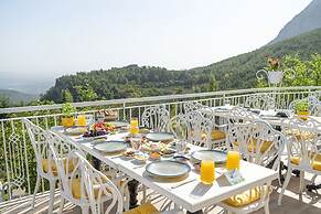 Apa Mountain Lodge